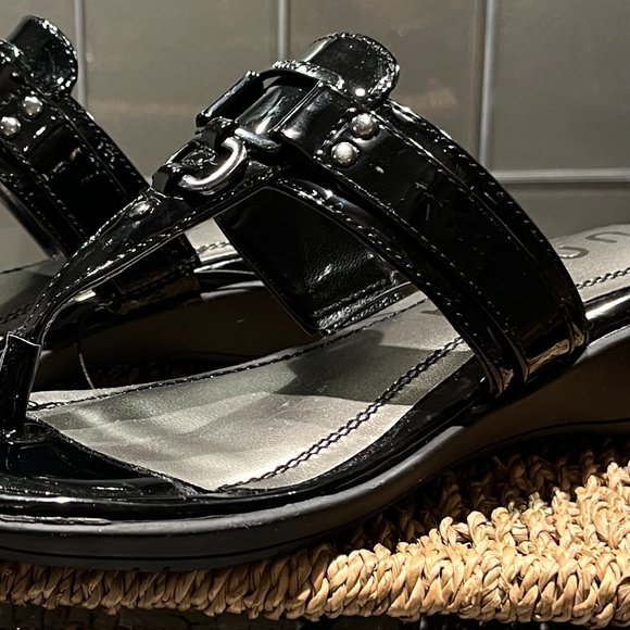 NEW UNISA Sandals NWT Size 7 1/2M NEW Black Patent Man Made NEW - Picture 6 of 11